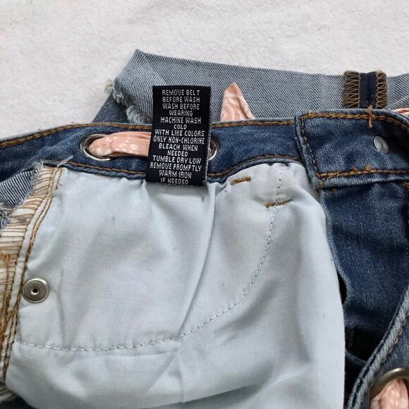 Vanilla Star NWT Mid Rise Distressed Jean Shorts Juniors/Women 0 - Picture 7 of 7